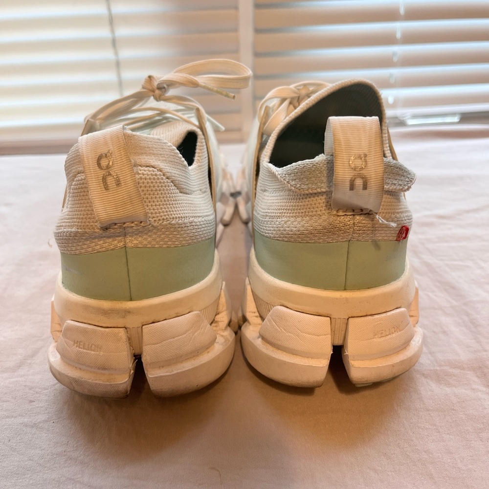ON running On cloud cloudswift running athletic shoes women’s size 7 white green - Picture 11 of 12